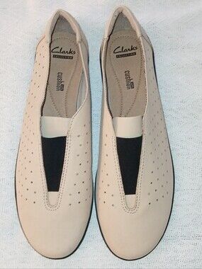 NWT Sz.12W Womens Clarks Medora Gemma Perforated Nubuck Slip On Shoes